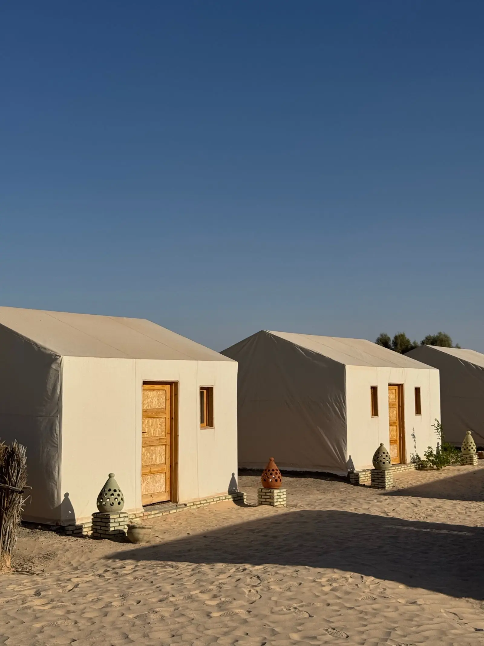 Coucher de soleil et nuit en glamping à Agafay : le guide