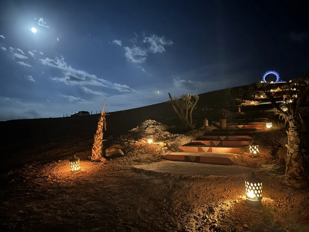 Pack Buggy + Dîner-Spectacle + Piscine (2 Pers.) — Expérience Complète im Agafay Desert